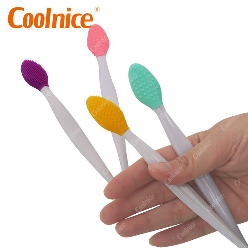 Double-Sided Lip & Nose Brush